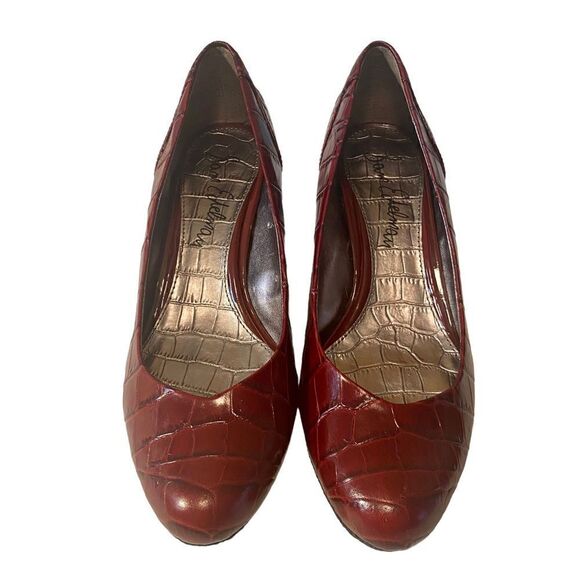 Sam Edelman Leather Upper Faux Alligator Burgundy Colored Cone Heel Pumps. - Picture 2 of 6